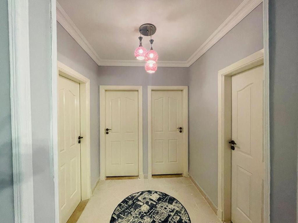 Elegant 3-room With Modern Amenities In Gardenia Compound شقة *