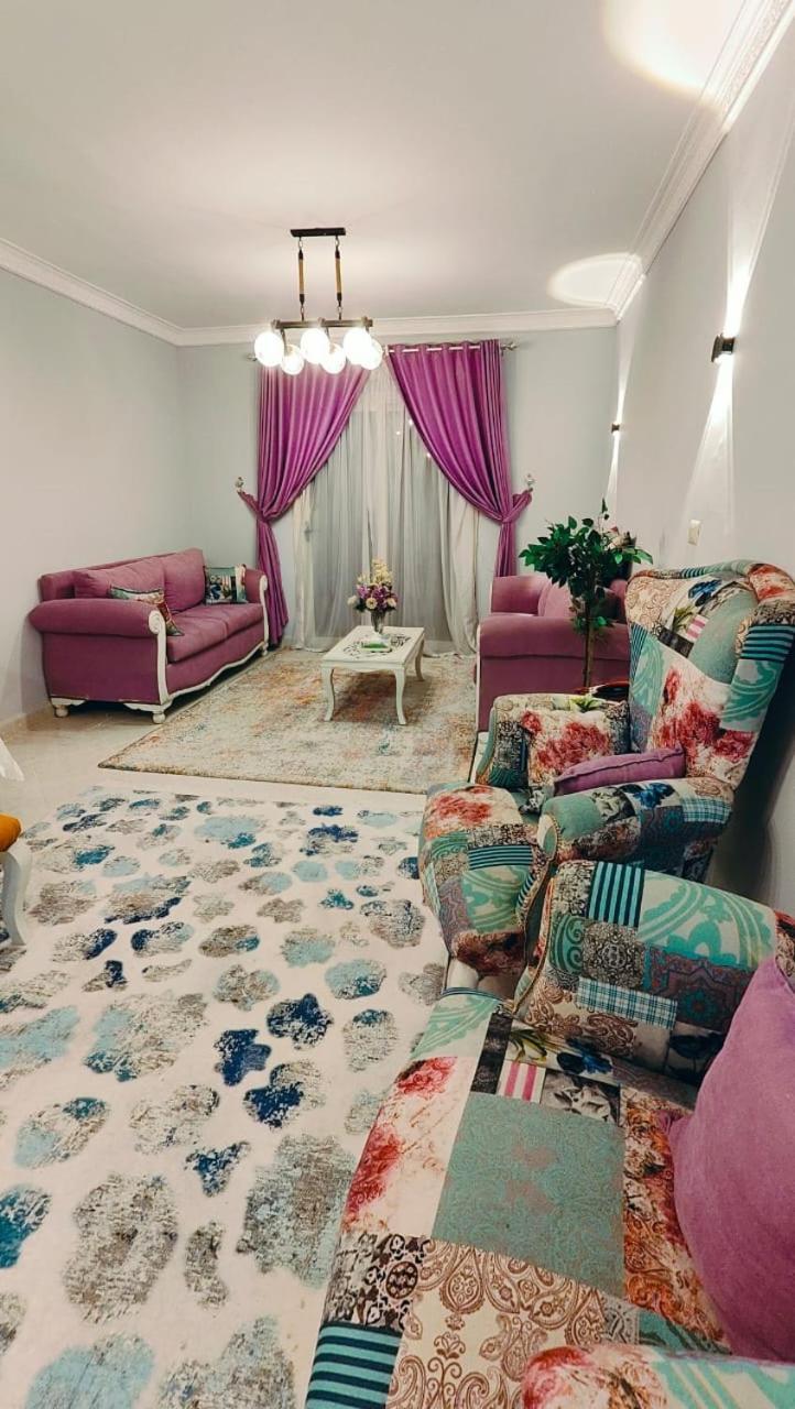 Elegant 3-room With Modern Amenities In Gardenia Compound * القاهرة
