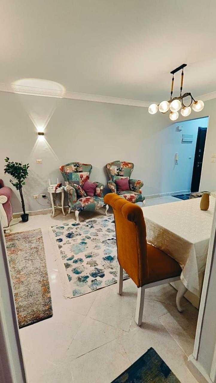 Elegant 3-room With Modern Amenities In Gardenia Compound * القاهرة