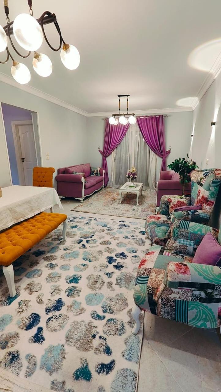 Elegant 3-room With Modern Amenities In Gardenia Compound شقة القاهرة